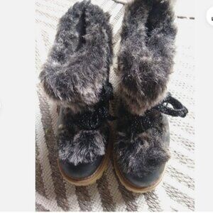 Sam Edelman black leather hikers with faux fur 9 M - Excellent Used